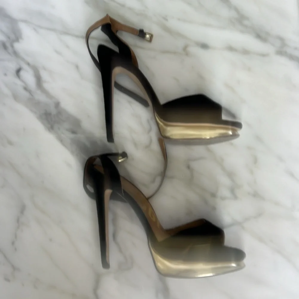 Sexy Kelsi Dagger black and gold platform heels 7‎